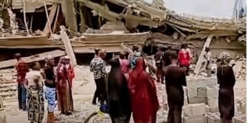Breaking: Panic in Jikwoyi as hotel under construction collapses, many feared trapped
