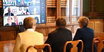 UK-led 40-nation coalition pushes diplomatic solution to reopen Strait of Hormuz amid global energy crisis