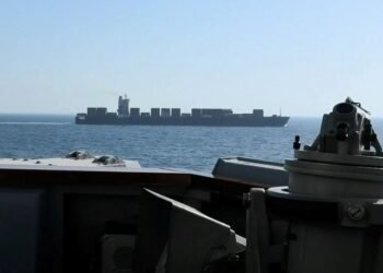US navy attack, seize Iranian cargo ship