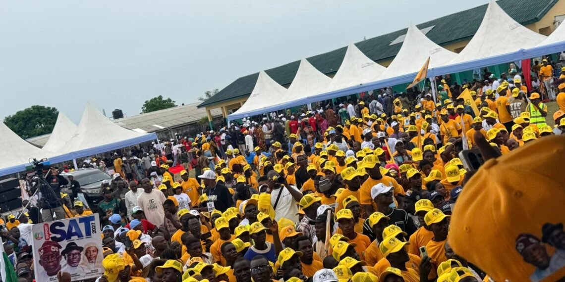 Mammoth crowd as Dafinone shuts down Ughelli, declares for second term