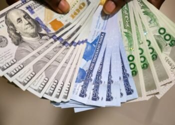 Naira trades at 1,352/$ at official market, 1,475/$ in parallel market