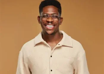 Moses Bliss faces backlash over graphic designer challengeMoses Bliss faces backlash over graphic designer challenge