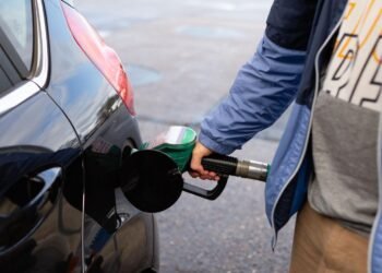 Oil price hits $115 after reports of US extending Iran blockade