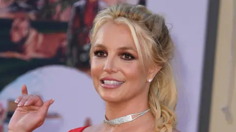 Britney Spears goes into rehab after driving arrest