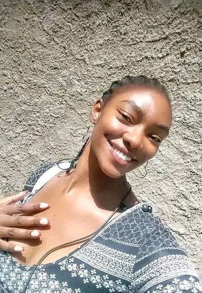 “Men say they become dwarfs beside me” — beautiful Nigerian woman opens up on struggles finding love
