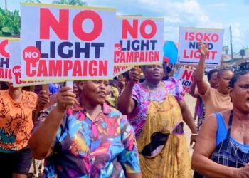 Isoko students tackle Delta commissioner over electricity comment, demand apology