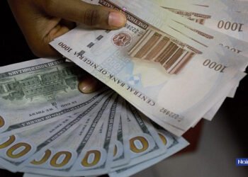 Naira trades steady against Dollar as black market rate hits ₦1,400