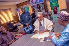 Yobe inaugurates committee to distribute laptop loans to 3,500 civil servants