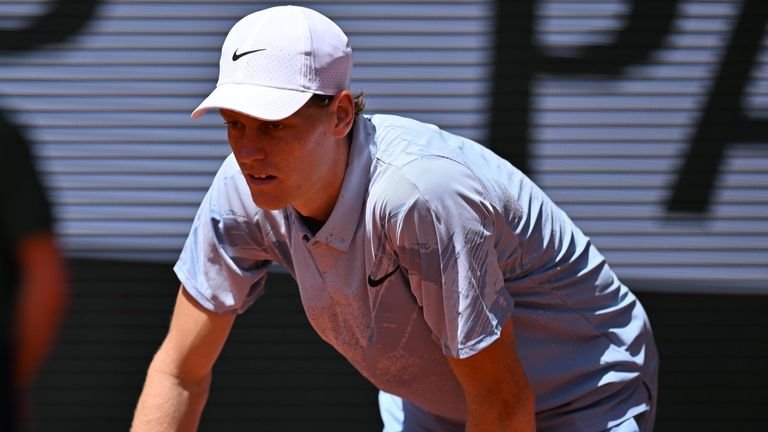 Sinner crashes out of French Open after 5-set defeat