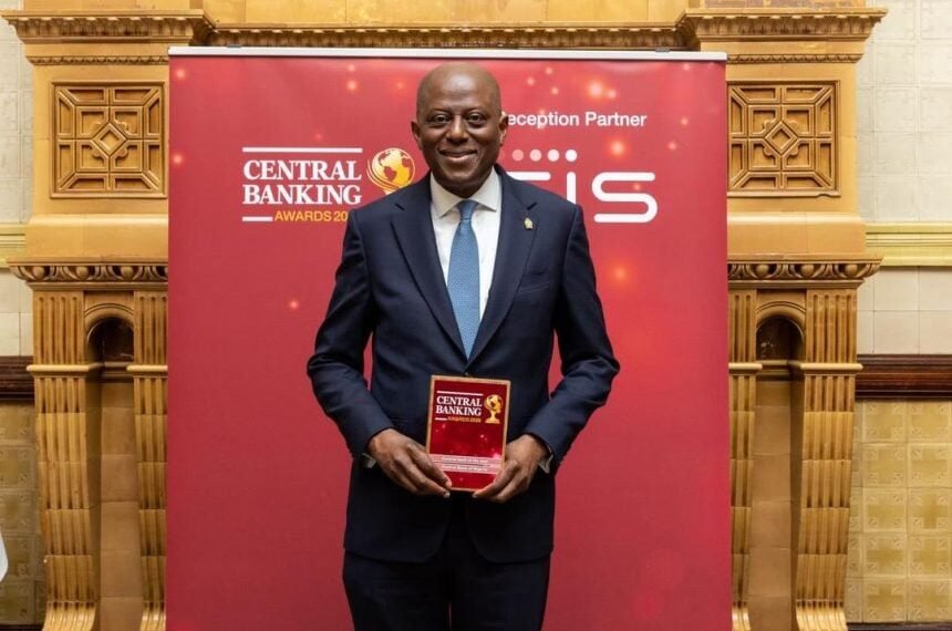 Cardoso formally receives Central Bank of the Year Award in London