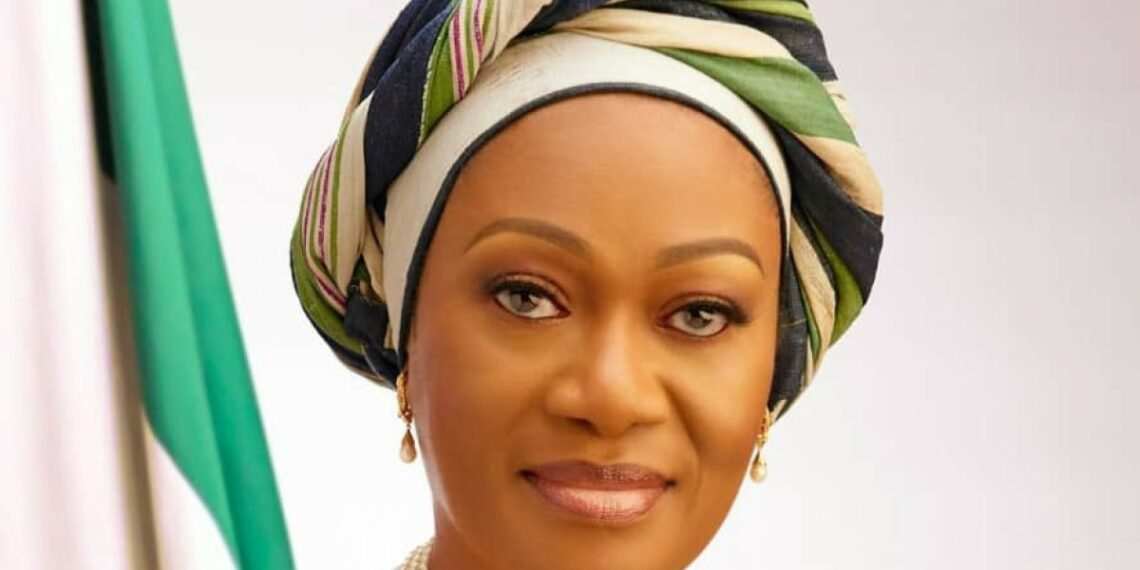 Tinubu's Wife Advises Nigerians To Start Small Businesses To Tackle Economic Hardship