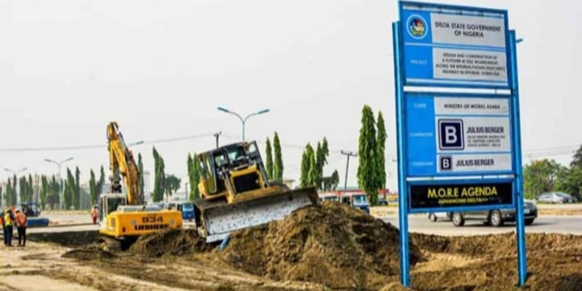 Delta halts illegal trading at PTI Junction in Effurun following complaint by Julius Berger