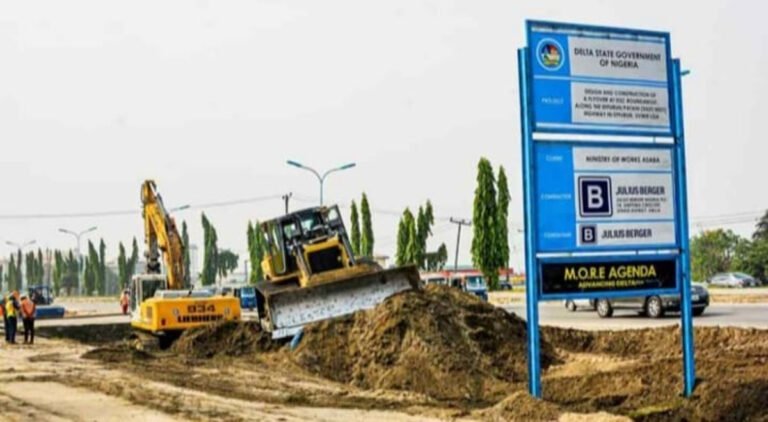 Delta halts illegal trading at PTI Junction in Effurun following complaint by Julius Berger