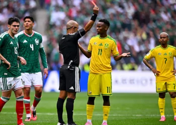 Mexico beat South Africa 2-0 in dramatic World Cup opener