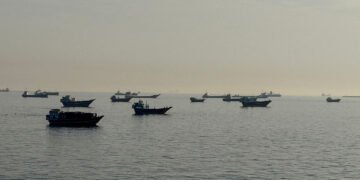 Iran Closes Strait Of Hormuz Again, Cites US Military Presence, Israel-Lebanon Conflict
