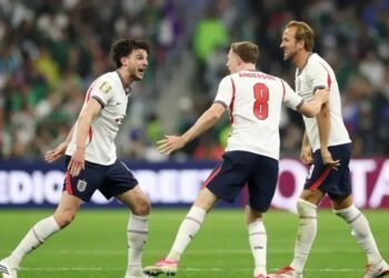 England Edges Mexico 3-2 Despite Red Card To Reach World Cup Quarterfinals