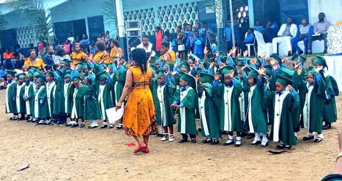 Niger bans private school graduations