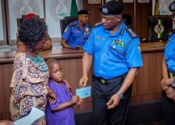 IGP Disu Pays Tribute