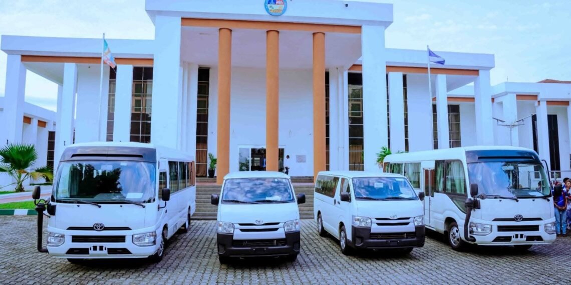 Gov. Oborevwori Presents 18-Seater Bus To Delta NUJ, Reaffirms Commitment To Media Partnership