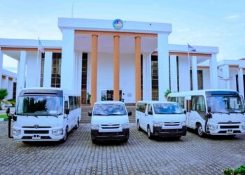 Gov. Oborevwori Presents 18-Seater Bus To Delta NUJ, Reaffirms Commitment To Media Partnership