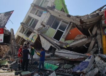 Death Toll In Colombia's Biggest Earthquake Rises To 132 As Rescue Operations Intensify