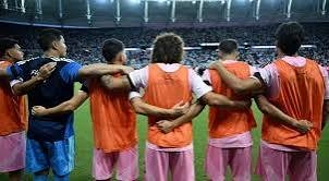 Messi mourns father