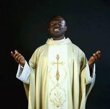 Priest urges Christians to trust God