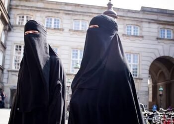 Portugal Approves Burka Ban: Full-Face Coverings in Public Could Attract €3,000 Fine