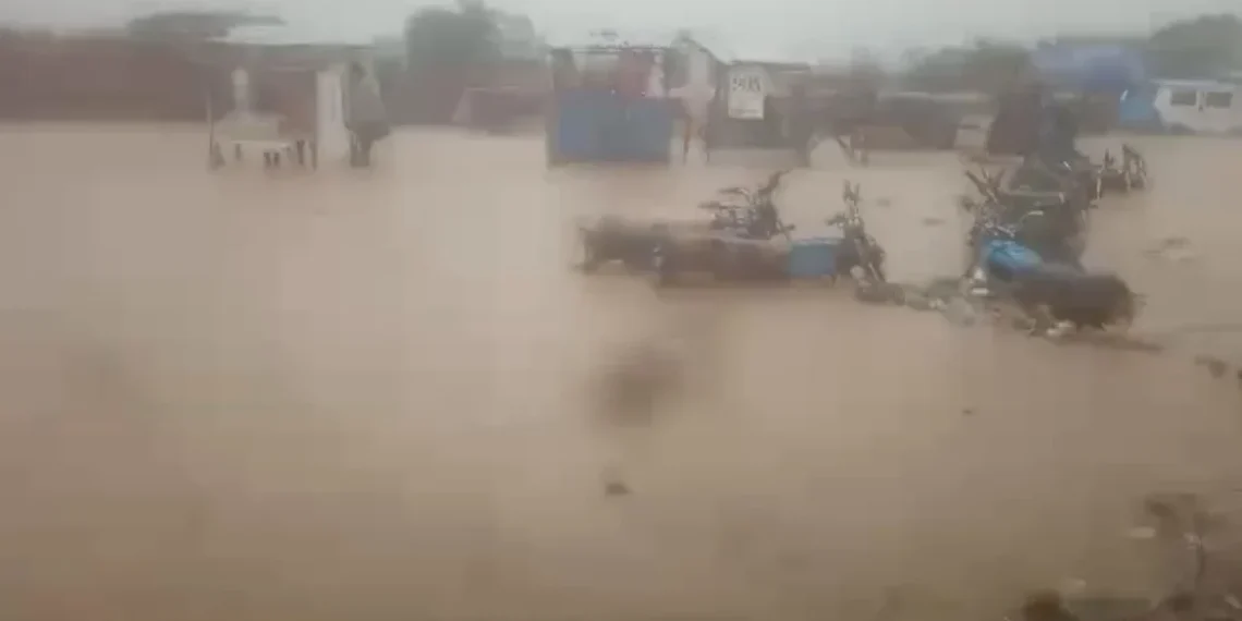 Flood Cuts Off East-West Road At Agbarho, Commuters Stranded As Residents Flee Homes In Delta