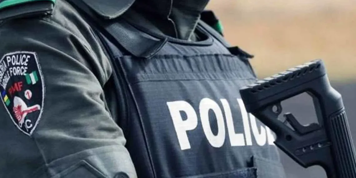 Akwa Ibom Police Arrest Six Suspected Robbery Gang Members, Recover Guns