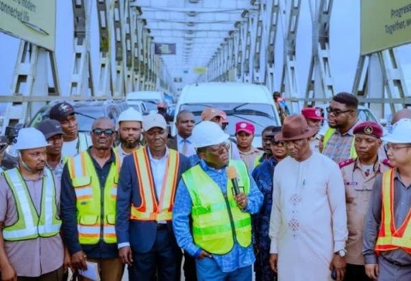 Umahi Orders Removal of Illegal Adverts, Tinubu Pictures on First Niger Bridge