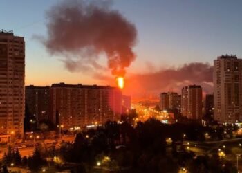 Ukraine Strikes Moscow Oil Refinery as Russia Warns of Further Escalation