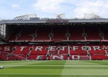 Man Utd Sells Old Trafford Pitch Pieces for £125 Each
