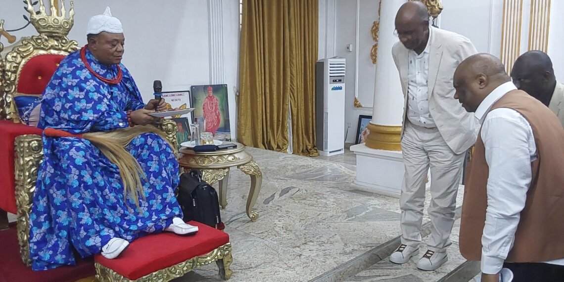 Amaechi visits Urhobo monarchs
