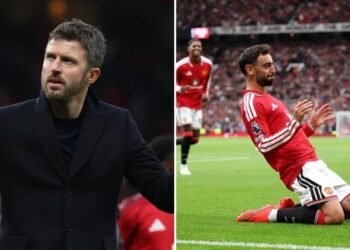 Manchester United head coach Michael Carrick and captain Bruno Fernandes
